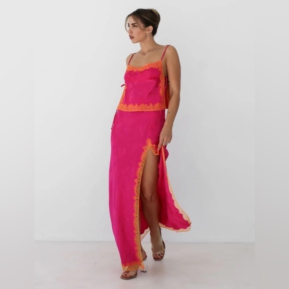 RUMORED Meadow Maxi Skirt In Fuchsia Jacquard - Picture 6 of 9